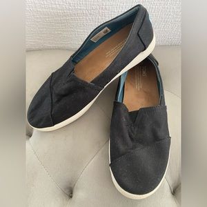 🔥 black Tom’s slip-on shoes